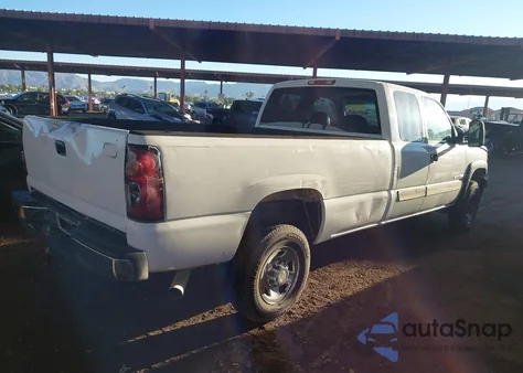 2004 Chevrolet Silverado 2500Hd from USA, damaged, VIN 1GCHC29U24E106048